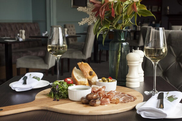 10 Ways to Treat your Mum this Mother’s Day in Cornwall