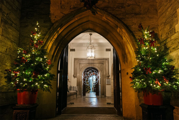 Near-ta Theatre Christmas Time at The Alverton