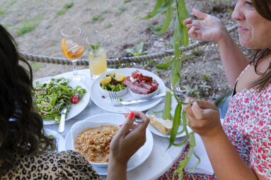 The Alverton Summer Garden Sessions: Jenny Bishop