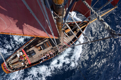 Join the SPECTACULAR
Parade of Sail