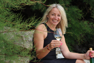 Fizz for Christmas with Elly Owens