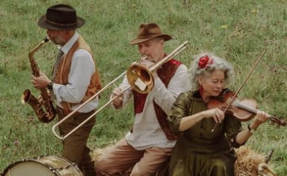 Jaclarabag at Gerrans Memorial Hall