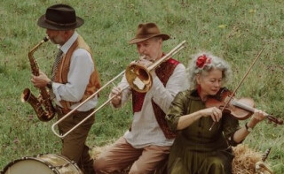 Jaclarabag at Gerrans Memorial Hall