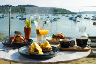 Breakfast, Radio and Community Spirit at Indidog