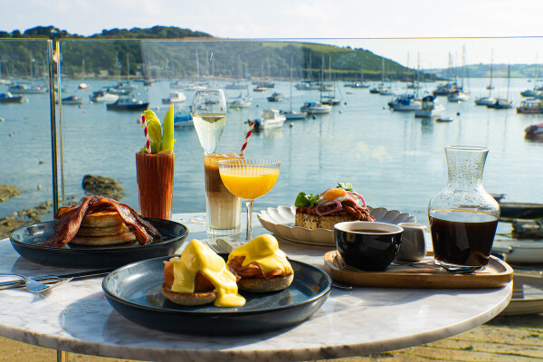 Breakfast, Radio and Community Spirit at Indidog