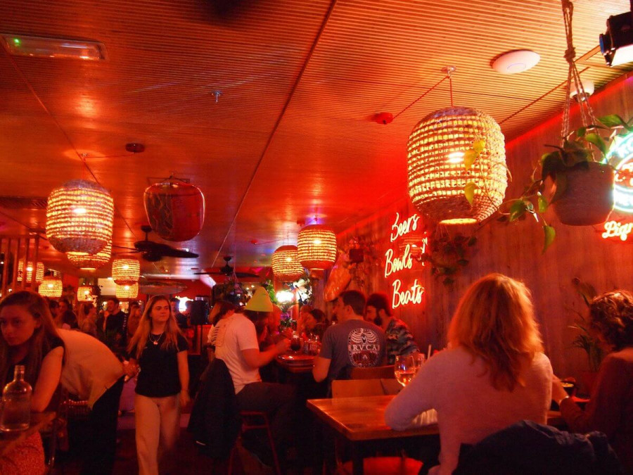 Kona Bar & Restaurant