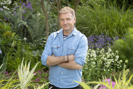 Chris Beardshaw – 100 Plants That Almost Changed The World