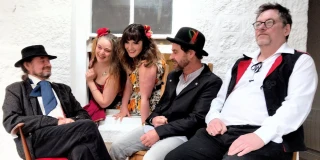 Philleigh Folk Present Du Glas