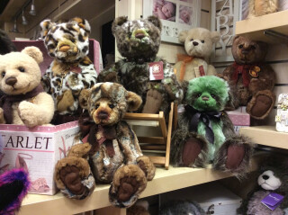 Charlie Bears arrive at Bow